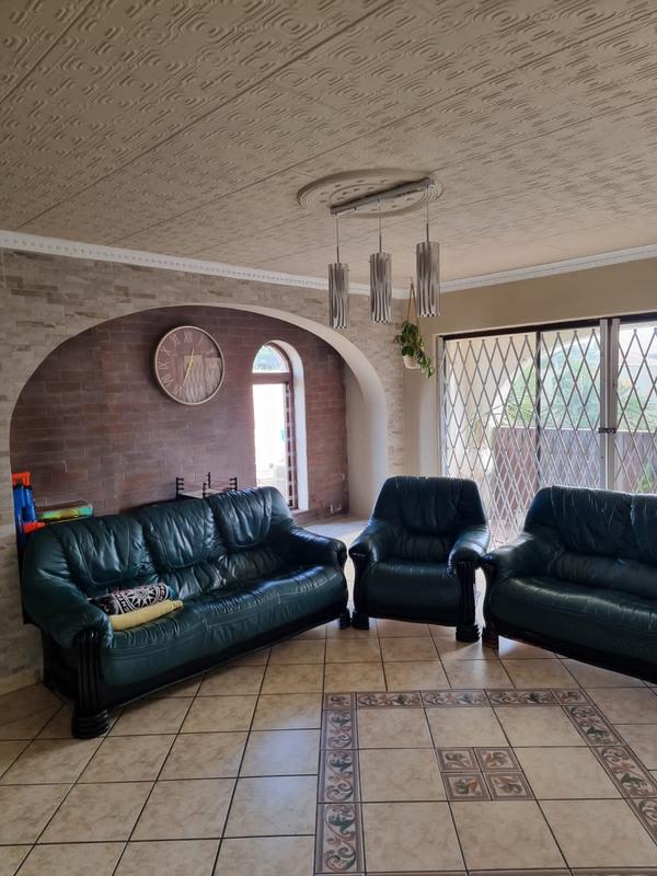 5 Bedroom Property for Sale in Grassy Park Western Cape